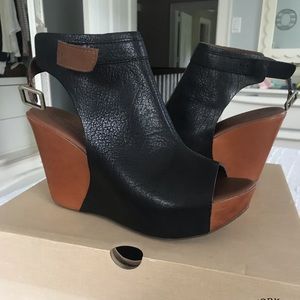 Kork-Ease black/tan wedges